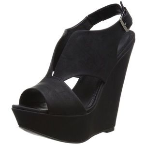STEVE MADDEN BLACK LEATHER WEDGES SIZE 7.5
